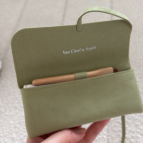 Van Cleef & Arpels cleaning kit - Picture 10 of 10